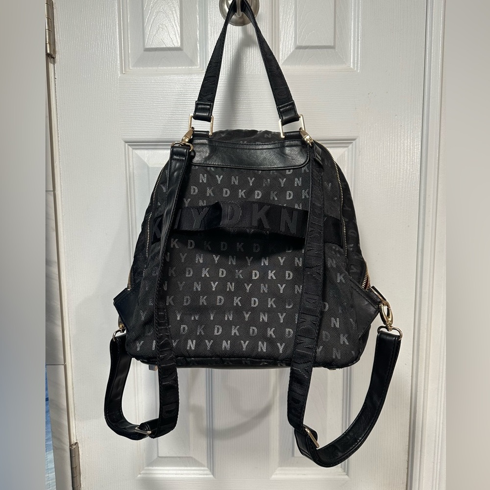DKNY LUGGAGE TRAVEL BACKPACK